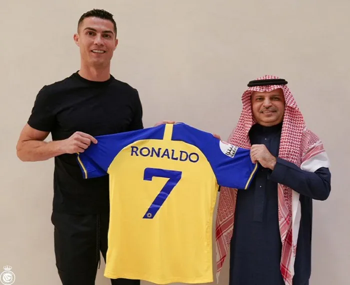 The massive $ 200 million deal between Cristiano Ronaldo and the Saudi soccer club after leaving the club Manchester United